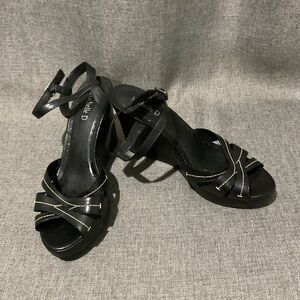 Black ladies sandals